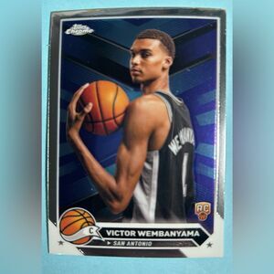 2023-24 Topps Chrome San Antonio Spurs, Victor Wembanyama #1 (RC)
